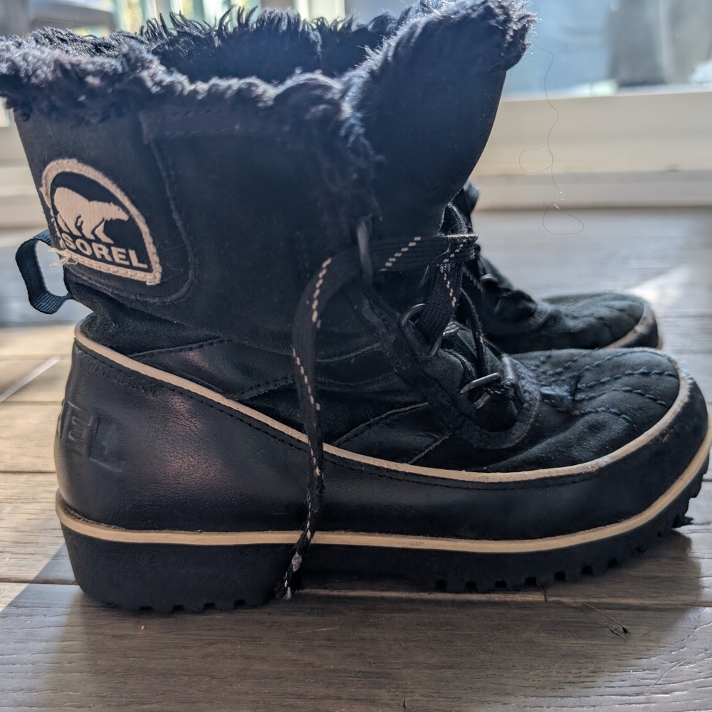 Sorel Black Fur-Lined Boots